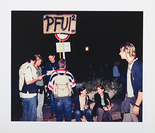 Demonstration gegen Schwarz-Blau I, 2000

Analoger C-Print, ca. 33 x 40 cm, kaschiert und gerahmt
Auflage: 5 + 2 AP, rückseitig signiert

Ausrufpreis: 500,-